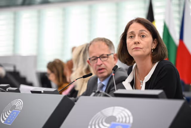 Снимка 2: EP Plenary session - Voting session