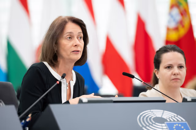 Fotó 28: EP Plenary session - Parliament's statements on Solidarity with Poland following the deliberate violation of Polish airspace by Russian drones