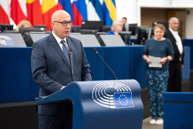 Fotó 27: EP Plenary session - Parliament's statements on Solidarity with Poland following the deliberate violation of Polish airspace by Russian drones