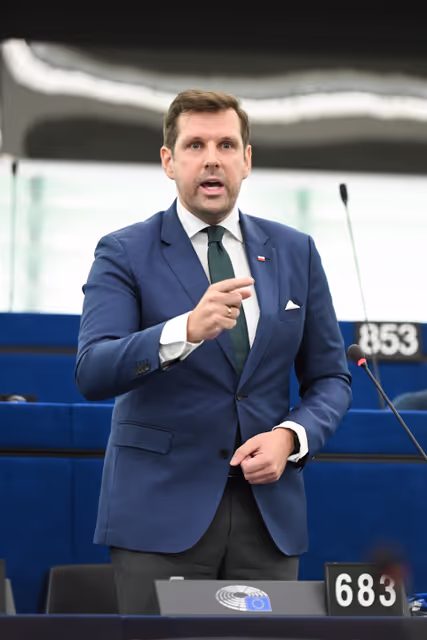 Fotó 12: EP Plenary session - Parliament's statements on Solidarity with Poland following the deliberate violation of Polish airspace by Russian drones