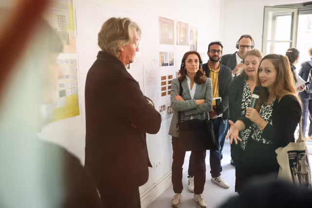 HOUS - Mission to Paris.