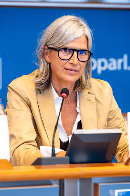 Foto 16: Election Observation Conference - FURIC 2025.- Opening remarks