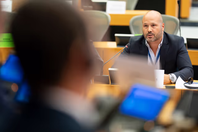 Photo 19 : REGI - Presentation by the Commission of the legislative proposals for NRPP and ERDF