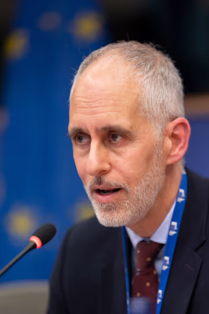 Photo 1 : REGI - Presentation by the Commission of the legislative proposals for NRPP and ERDF