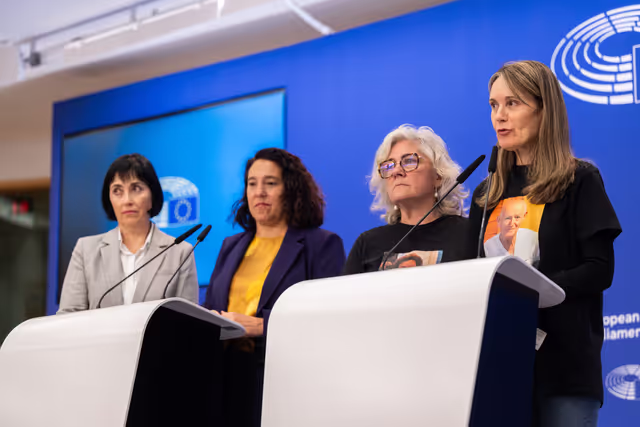 Foto 16: Press conference with DANA victims' associations