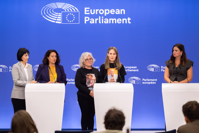 Foto 18: Press conference with DANA victims' associations