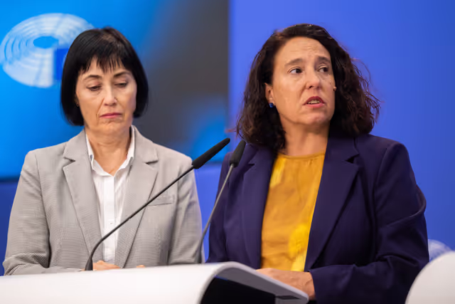 Foto 12: Press conference with DANA victims' associations