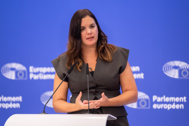 Foto 5: Press conference with DANA victims' associations