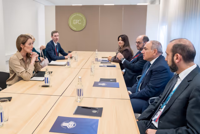 Billede 3: Roberta METSOLA, EP President participates at the Meeting of the European Political Community (EPC) in Copenhagen, Denmark - Meeting with Nikol PASHINYAN, Armenian Prime Minister