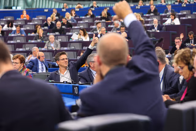 Fotografie 3: EP Plenary session - Resumption of session and order of business