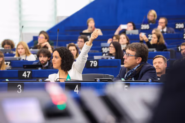 Fotografie 1: EP Plenary session - Resumption of session and order of business