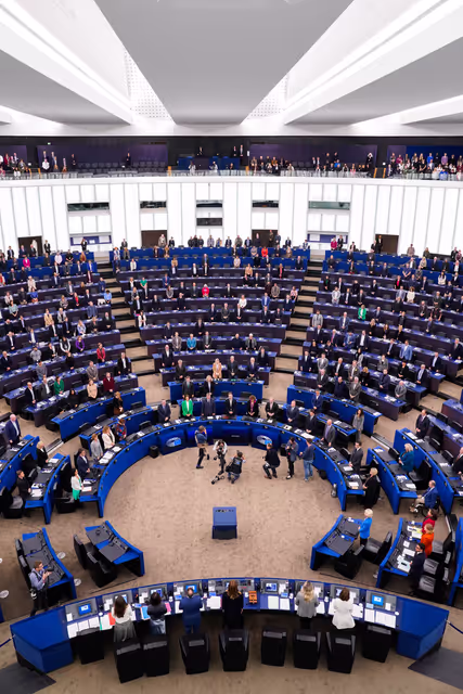 Fotografie 24: EP Plenary session - Resumption of session and order of business