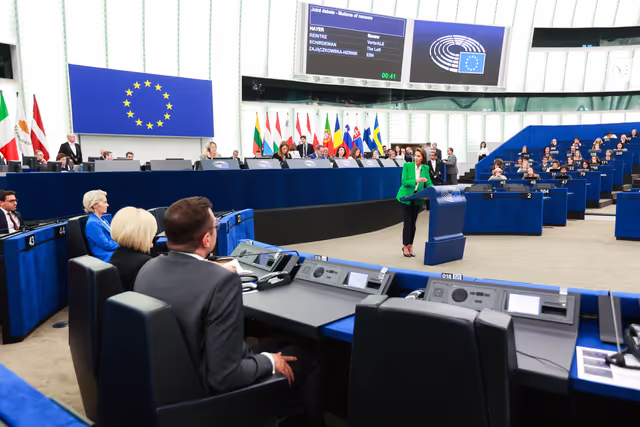 Photo 11: EP Plenary session - Motions of censure