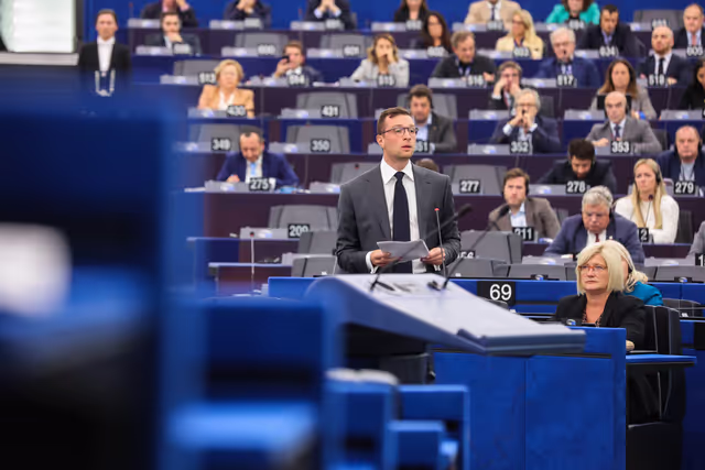 Photo 27: EP Plenary session - Motions of censure