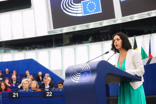 Photo 26: EP Plenary session - Motions of censure
