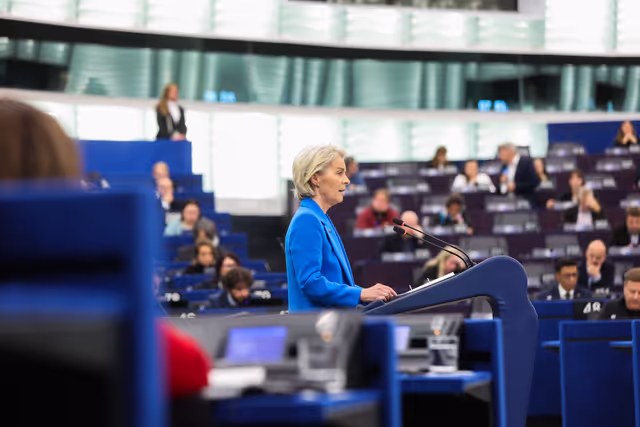 Photo 22: EP Plenary session - Motions of censure