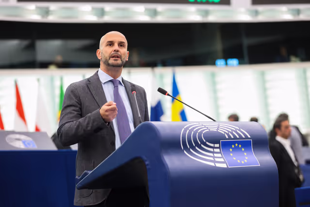 Photo 14: EP Plenary session - Motions of censure