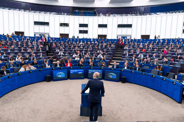 Fotogrāfija 9: EP Plenary session - This is Europe - Debate with Luc FRIEDEN, Luxembourgish Prime Minister