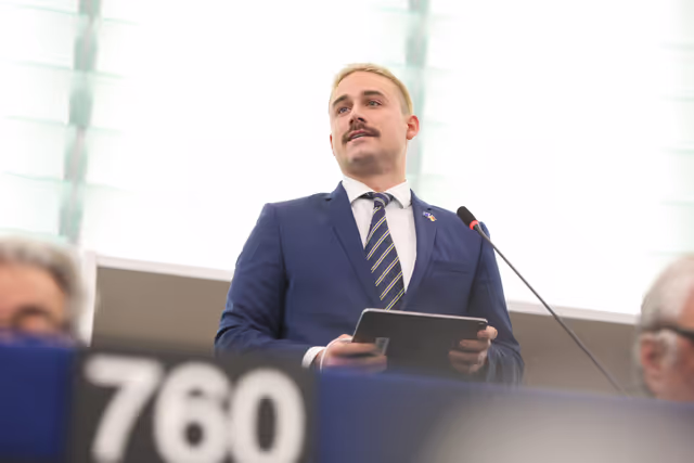 Fotogrāfija 16: EP Plenary session - This is Europe - Debate with Luc FRIEDEN, Luxembourgish Prime Minister