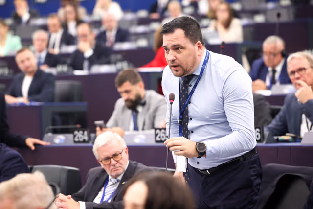 Foto 13: EP Plenary session - Voting session