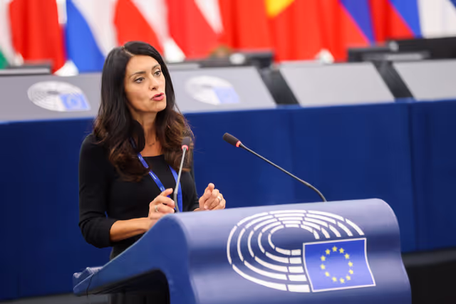 Fotó 8: EP Plenary session - Rising antisemitism in Europe