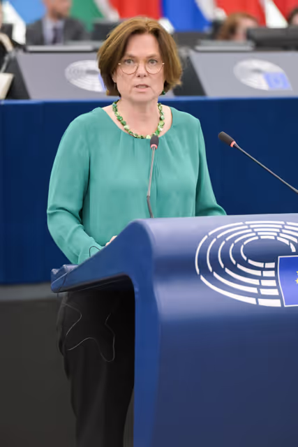 Photo 8: EP Plenary session - Situation in Afghanistan: supporting women and communities affected by the recent earthquakes