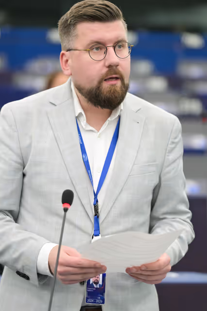 Photo 3: EP Plenary session - Situation in Afghanistan: supporting women and communities affected by the recent earthquakes