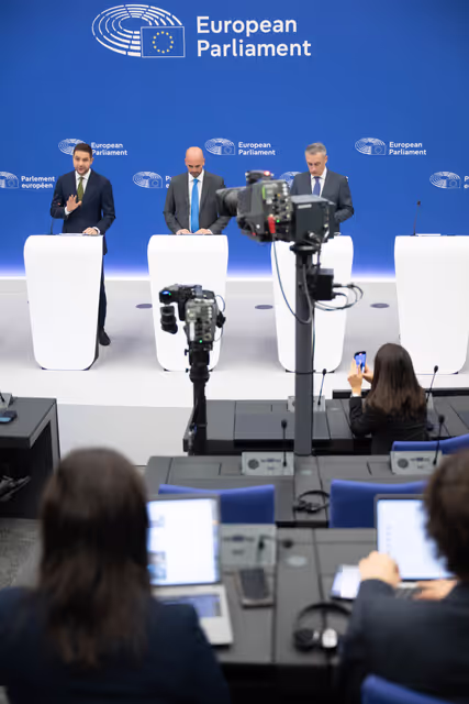 Foto 3: Press briefing ECR