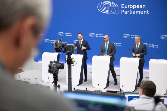 Foto 1: Press briefing ECR