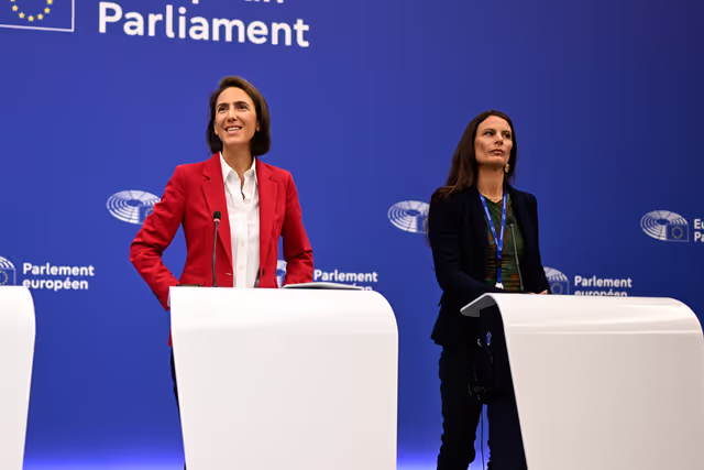 Fotografia 7: press briefing Renew Europe