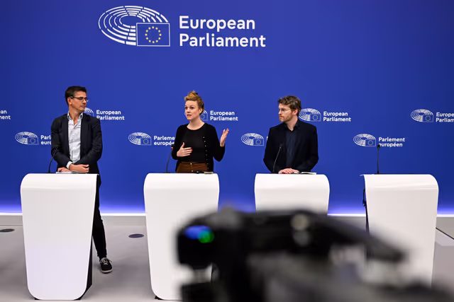 Foto 2: Press briefing Greens/EFA