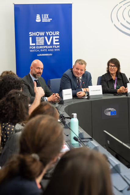 Foto 27: LUX Audience Award 2026 - Meeting with Vice-President Sabine Verheyen, responsible for the LUX Audience Award, along with Members of the Committee on Culture and Education and film representatives