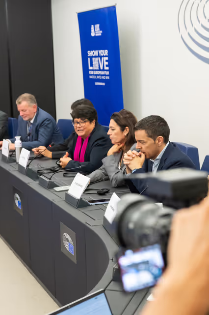 Foto 17: LUX Audience Award 2026 - Meeting with Vice-President Sabine Verheyen, responsible for the LUX Audience Award, along with Members of the Committee on Culture and Education and film representatives