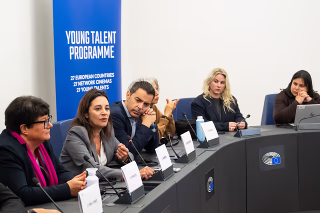 Foto 9: LUX Audience Award 2026 - Meeting with Vice-President Sabine Verheyen, responsible for the LUX Audience Award, along with Members of the Committee on Culture and Education and film representatives