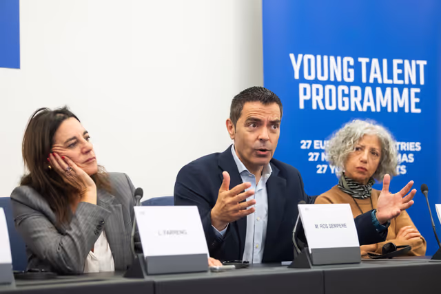 Foto 6: LUX Audience Award 2026 - Meeting with Vice-President Sabine Verheyen, responsible for the LUX Audience Award, along with Members of the Committee on Culture and Education and film representatives