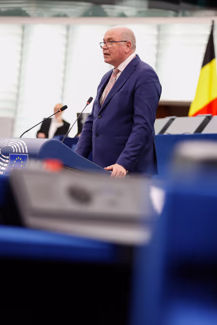 Fotografija 33: EP Plenary session - United response to recent Russian violations of the EU Member States’ airspace and critical infrastructure