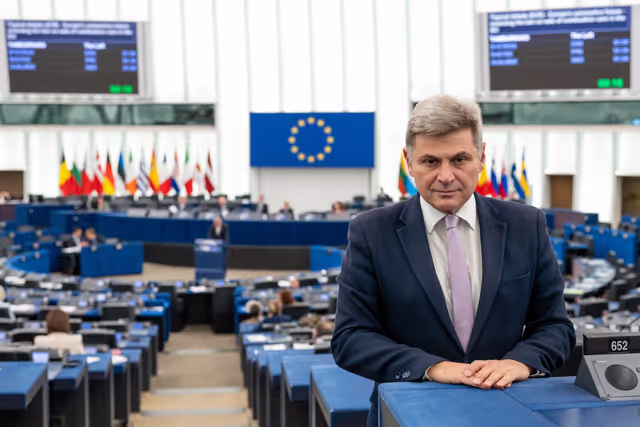 Fotografie 15: Nikolas FARANTOURIS in the EP in Strasbourg