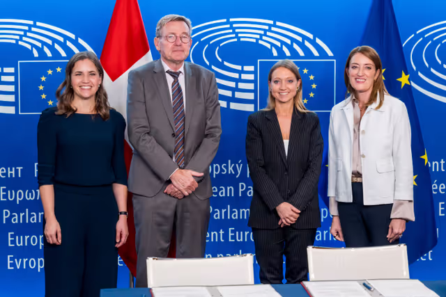 Φωτογραφία 5: Lex signing ceremony in presence of Roberta METSOLA, EP President, and Marie BJERRE, Minister for European Affairs on behalf of the Danish Presidency