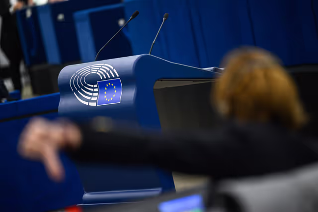 Photo 17: EP Plenary session - Voting session