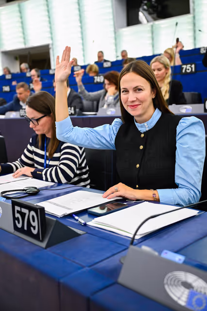 Photo 5: EP Plenary session - Voting session