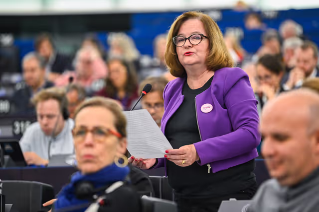 Photo 4: EP Plenary session - Voting session