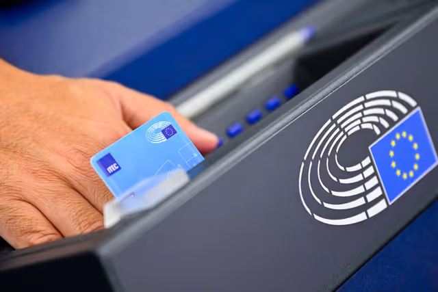 Photo 1: EP Plenary session - Voting session