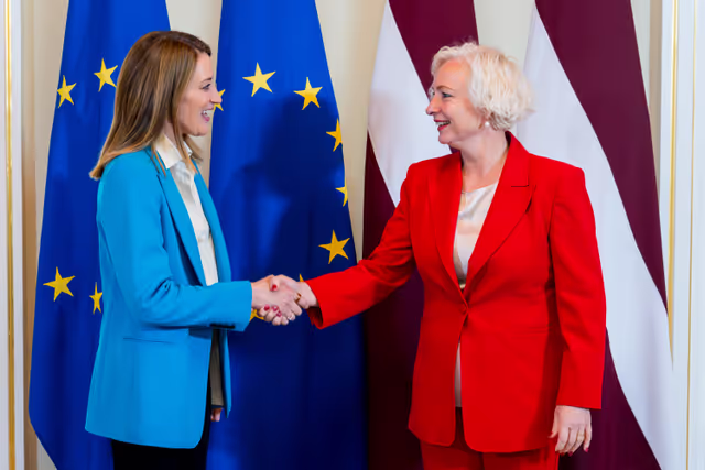Fotografija 7: Official visit by Roberta METSOLA, EP President to Riga (Latvia) - Meeting with Daiga MIERINA, Speaker of the Saeima (Latvian Parliament)