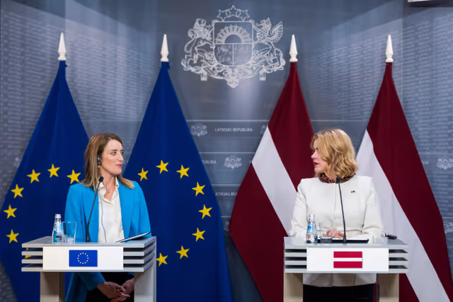 Fotografija 4: Official visit by Roberta METSOLA, EP President to Riga (Latvia) - Meeting with Evika SILIŅA, Latvian Prime Minister