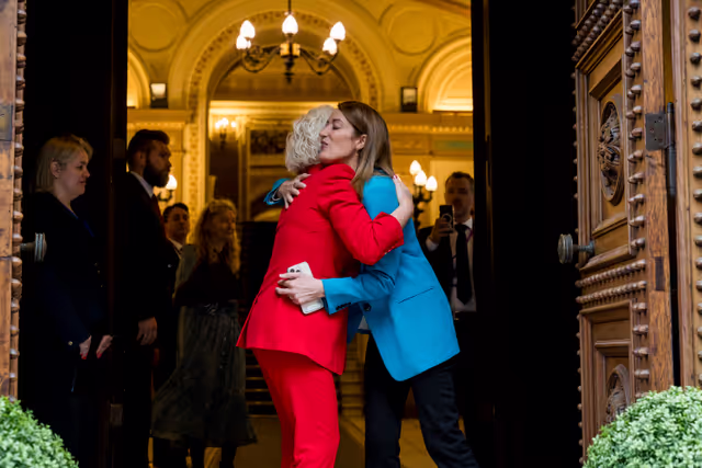 Fotografija 1: Official visit by Roberta METSOLA, EP President to Riga (Latvia) - Meeting with Daiga MIERINA, Speaker of the Saeima (Latvian Parliament)