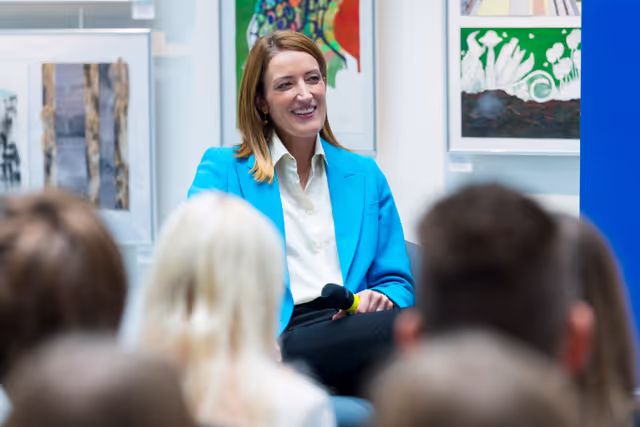 Zdjęcie 13: Official visit by Roberta METSOLA, EP President to Riga (Latvia) - Townhall Discussion with Students