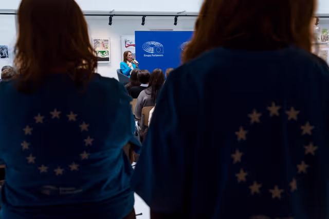 Zdjęcie 5: Official visit by Roberta METSOLA, EP President to Riga (Latvia) - Townhall Discussion with Students