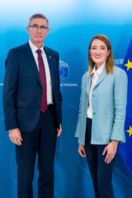 Fotó 2: Roberta METSOLA, EP President meets with Angus CAMPBELL, Australian Ambassador to the EU
