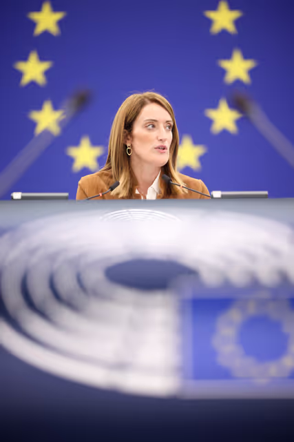 Fotografie 18: EP Plenary session - Resumption of session and order of business