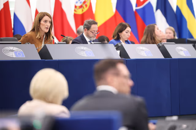 Fotografie 17: EP Plenary session - Resumption of session and order of business